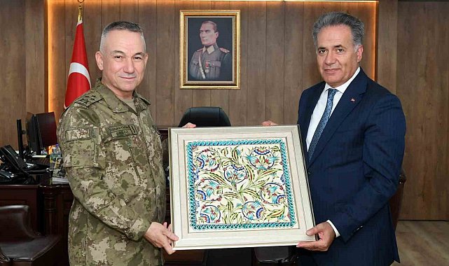 Rektör Akpolat'tan 2.Ordu Komutanı Gültekin Yaralı'ya ziyaret