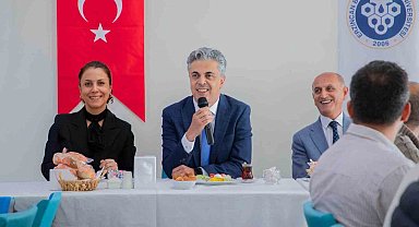 Rektör Kuyrukluyıldız, üniversite personeliyle kahvaltıda buluştu