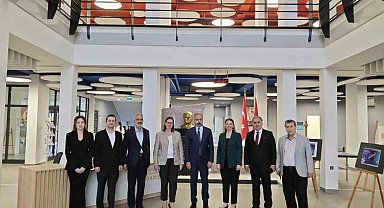 Rektör Şevli, Özel Eren Fen ve Teknoloji Lisesini ziyaret etti