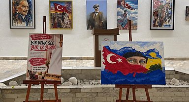 "Renklerin İzinde Cumhuriyet Sergisi" Bursa'da kapılarını açtı