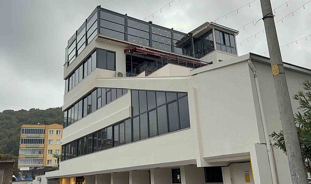 Restoranın yemek asansörü 4. kattan zemine düştü: Garson hayatını kaybetti