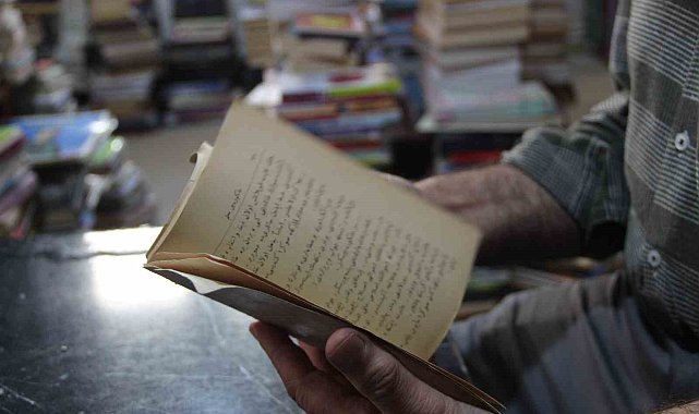 Rus yazar Petrov'un "İdealist Öğretmen" kitabının Osmanlıca baskısı Erzurum'da bir sahafta çıktı