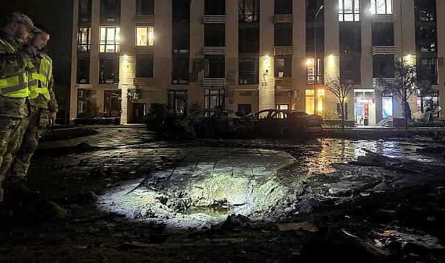 Rusya Kiev'de çok katlı binayı vurdu: 2 ölü, 9 yaralı