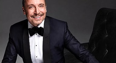 Sahneden geçen 30 yıl... Cenk Eren özel konsere hazırlanıyor