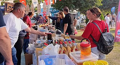 Saimbeyli'nin doğal lezzetleri festivalde ilgi gördü