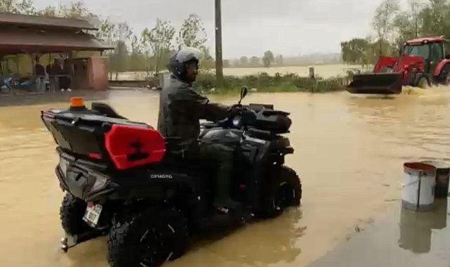 Sakarya'da dereler taştı, eski Kaynarca-Karasu yolu ulaşıma kapandı