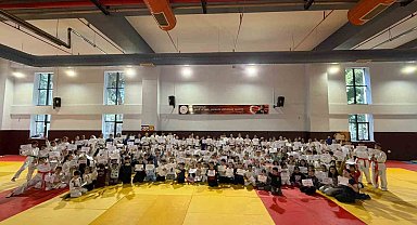 Salihli'de 300 judocu kemer atladı