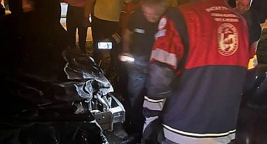 Samandağ'da angusa çarpan otomobilin sürücüsü yaralandı