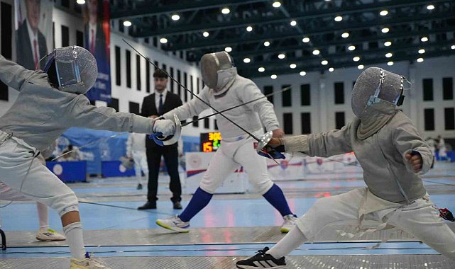 Samsun'da 612 sporcunun kılıç mücadelesi başladı