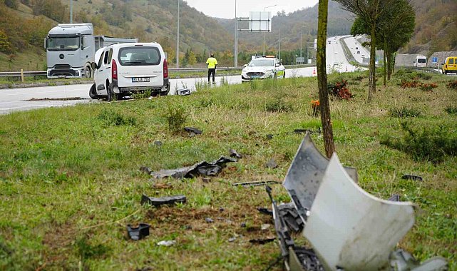 Samsun'da hafif ticari araç refüje çıktı: 3 yaralı