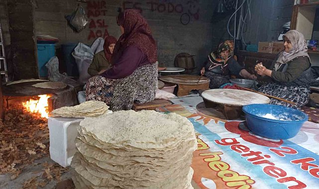 Samsun'da kadınlardan imece usulü yufka geleneği