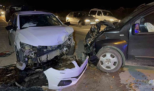 Samsun'da otomobil ile hafif ticari araç çarpıştı: 5 yaralı
