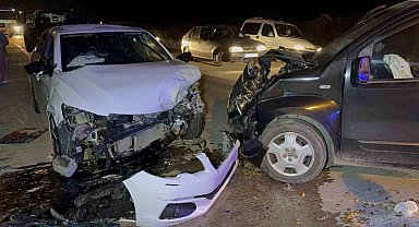 Samsun'da otomobil ile hafif ticari araç çarpıştı: 5 yaralı