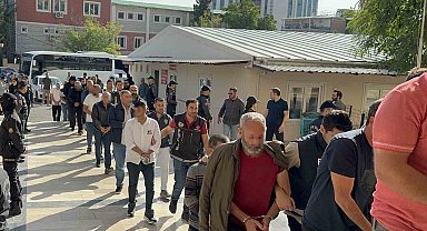 Şanlıurfa'da yasa dışı bahis operasyonunda gözaltına alınan 22 kişi adliyeye sevk edildi