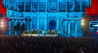 Sardes'te Goran Bregovic rüzgarı