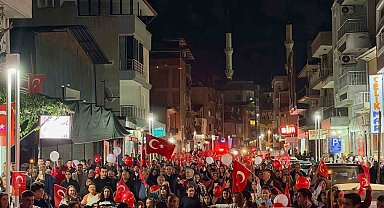 Sarıgöl'de Cumhuriyet coşkusu fener alayıyla sokaklara taştı