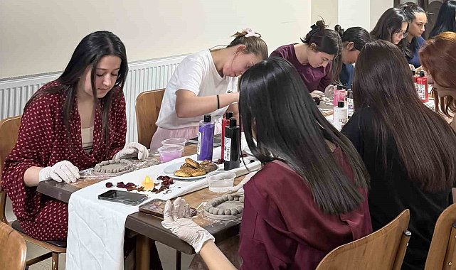 Sarıgöl'de gençlerin hayalleri seramikle şekilleniyor
