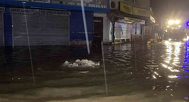 Sarıyer'de selde yolun karşısına geçmeye çalışırken düşen bir kişi hayatını kaybetti