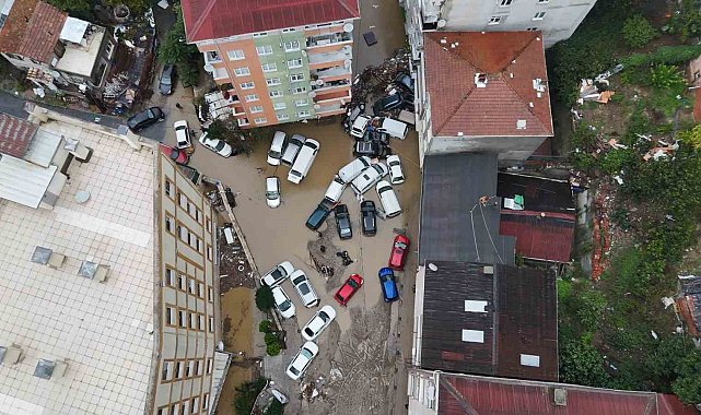 Sarıyer'de selin yol açtığı hasar havadan görüntülendi