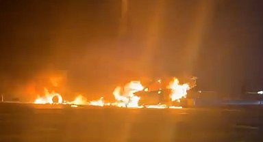 Sarıyer'de trafik kazasının ardından 2 otomobil alev topuna döndü