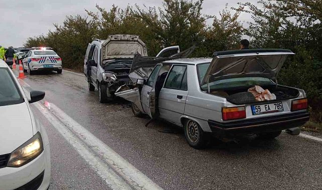 Şarköy'de iki araç çarpıştı: 7 yaralı