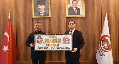 Sason'da rekor fiyata satılan 1 kilogram balın bedeli üreticilere teslim edildi