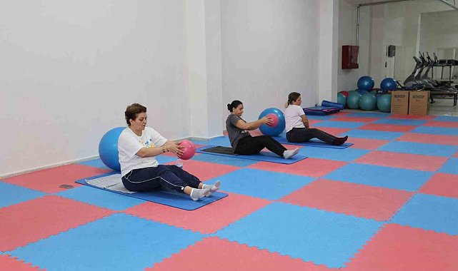 Şehzadeler'de kadınlar haftanın 5 günü sporla buluşuyor