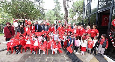 Şehzadeler'de miniklerden cumhuriyet coşkusu