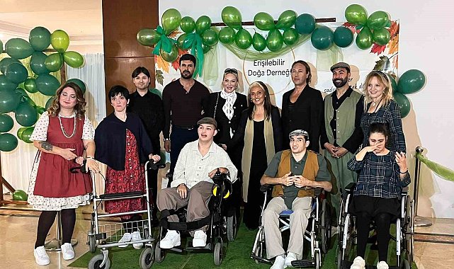 Serebral Palsili bireyler farkındalık için podyumda yürüdü