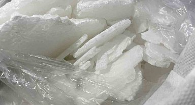 Serik'te motosiklet sepetinde 1 kiloya yakın uyuşturucu madde ele geçirildi