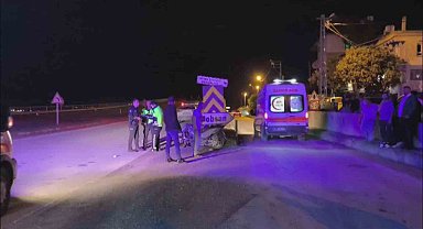 Seyir halinde olan motosiklet bariyere çarptı: 2 yaralı