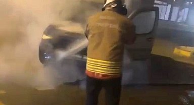 Seyir halindeki Doblo yandı