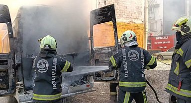 Seyir halindeki otomobil alevlere teslim oldu