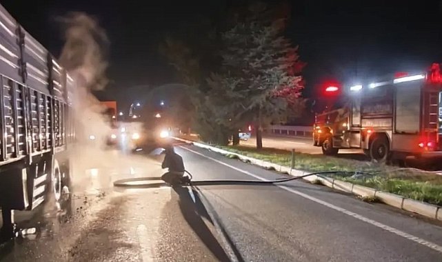 Seyir halindeki tırda yangın çıktı