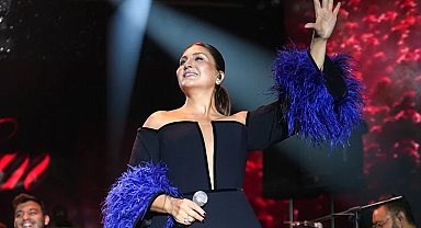 Sibel Can'dan yeni sezona ışıltılı başlangıç