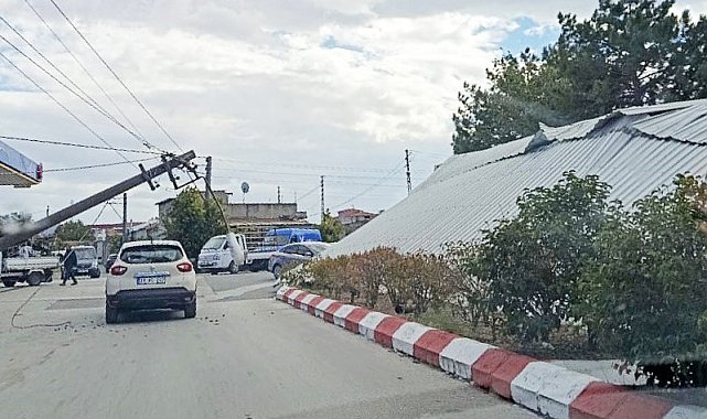 Şiddetli rüzgar çatıyı uçurdu