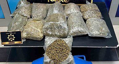 Siirt'te 5 kilo 700 skunk ele geçirildi, 5 kişi gözaltına alındı