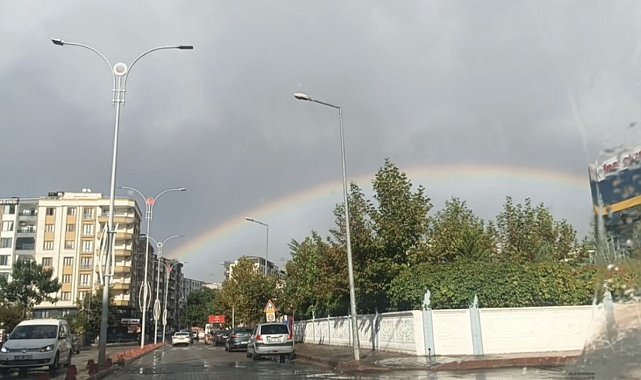 Siirt'te yağmur sonrası oluşan gökkuşağı görenleri hayran bıraktı