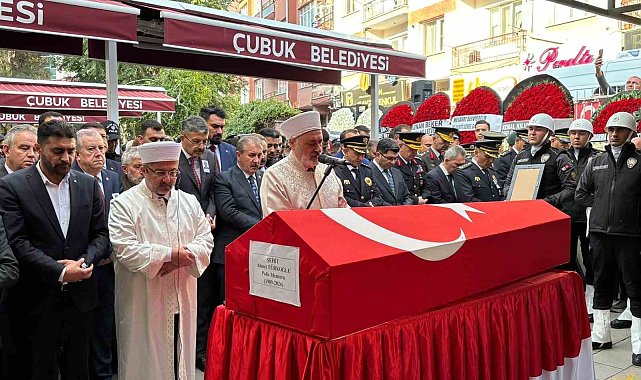 Silahlı saldırıda şehit olan polis son yolculuğuna uğurlandı