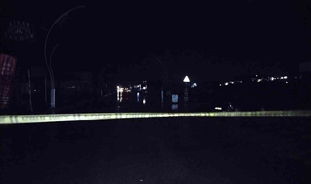 Şile'de şiddetli yağış nedeniyle cadde ulaşıma kapandı