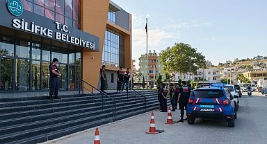 Silifke Belediyesi'ndeki imar ve ruhsat işlemlerine soruşturma: 7 şüpheli gözaltında