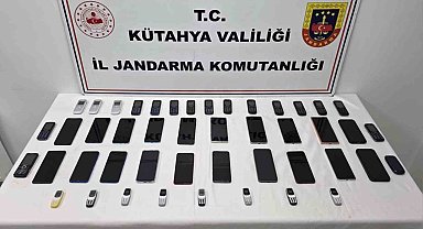 Simav'da 1,6 milyon TL değerinde kaçak telefon ele geçirildi