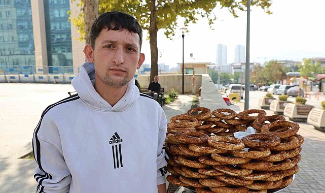 Simit tezgahına not bırakıp KPSS sınavına giren genç: "Aldığı ücreti fazlasıyla içerisine bırakmışlardı"