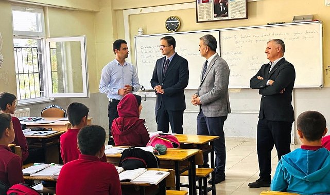 Sincik Kaymakamı Yıldız'dan İmam Hatip Ortaokulu'na ziyaret
