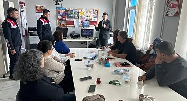 Sinop'ta öğrenci ve öğretmenlere siber farkındalık eğitimi