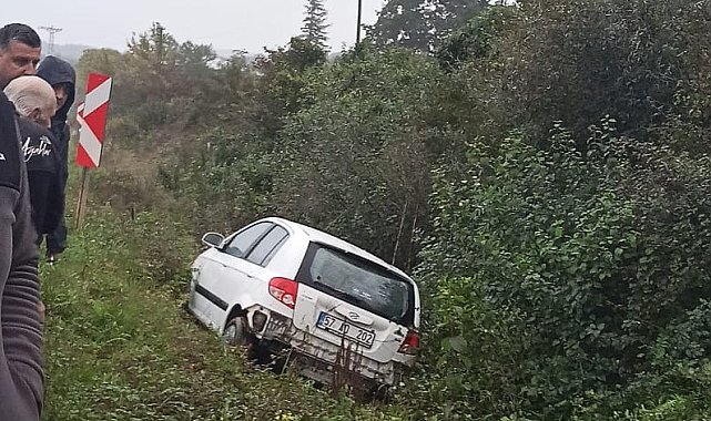 Sinop'ta otomobil şarampole uçtu: 4 yaralı