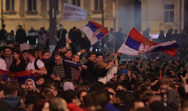 Sırbistan'da genel seçimlerde protestocu öğrenci hareketi zaferini ilan etti