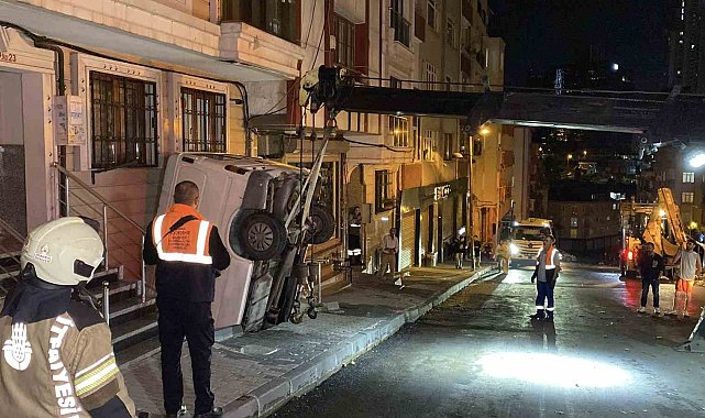 Şişli'de pazarcının panelvanı tezgahlara çarparak apartman boşluğuna düştü