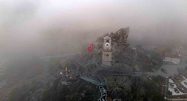Sivrihisar'da etkili olan sis dağları kapladı
