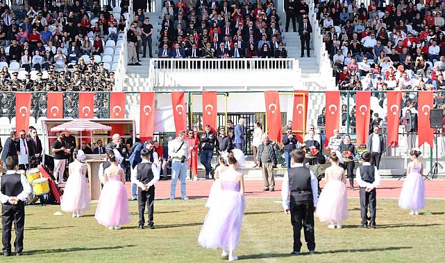 Söke'de Cumhuriyet Bayramı büyük coşkuyla kutlandı